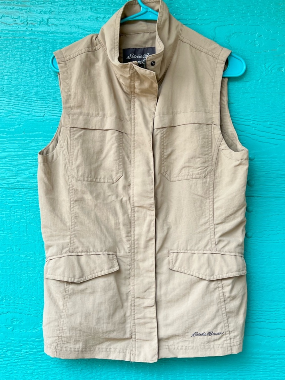 Eddie Bauer Khaki Travel Vest Lightweight Utility Safari Vest Pockets Size M - Picture 2 of 6